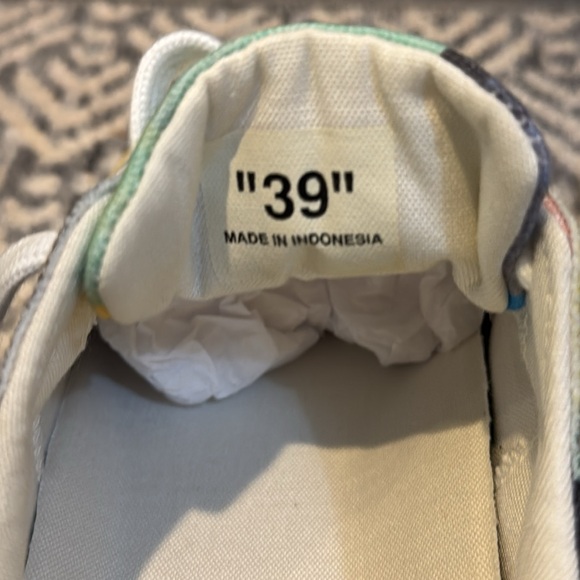 Women’s Off-White Low-Volcanized Printed Canvas NWT Sneakers - Picture 9 of 15